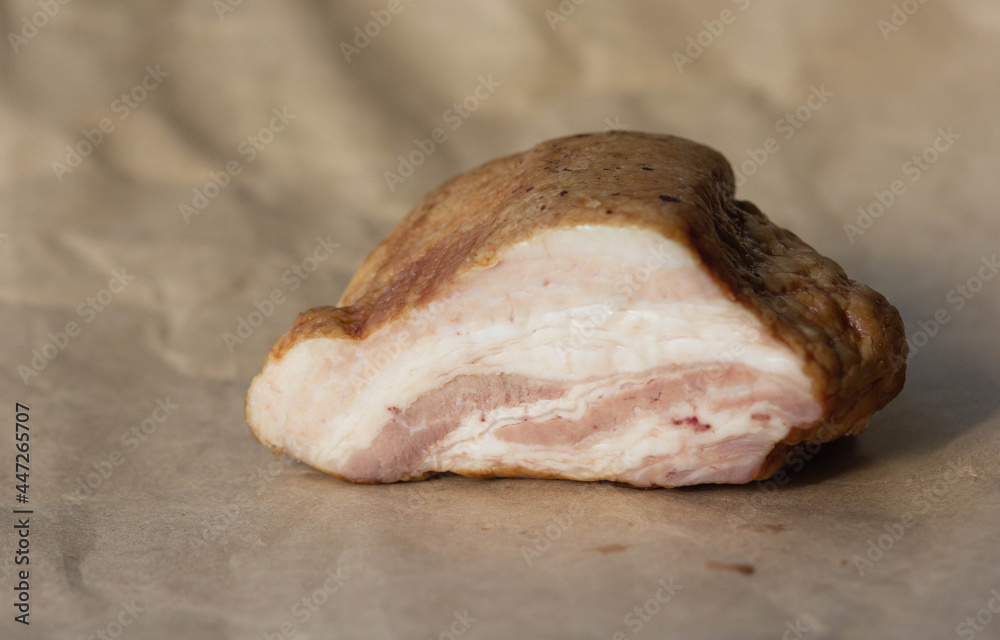 Naklejka premium Piece of brisket on the craft paper