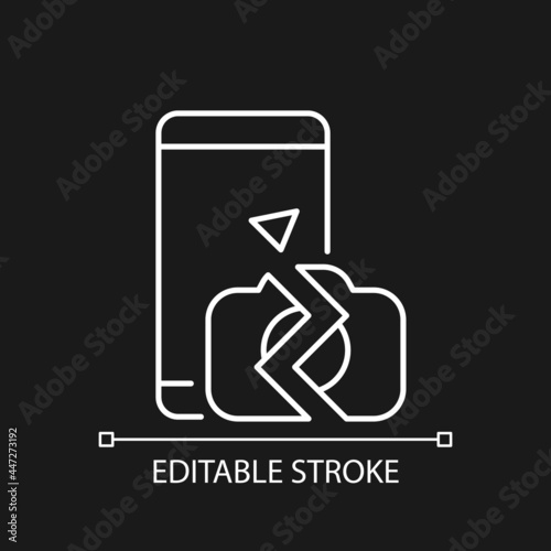 Camera not working white linear icon for dark theme. Troubleshoot smartphone camera problem. Thin line customizable illustration. Isolated vector contour symbol for night mode. Editable stroke