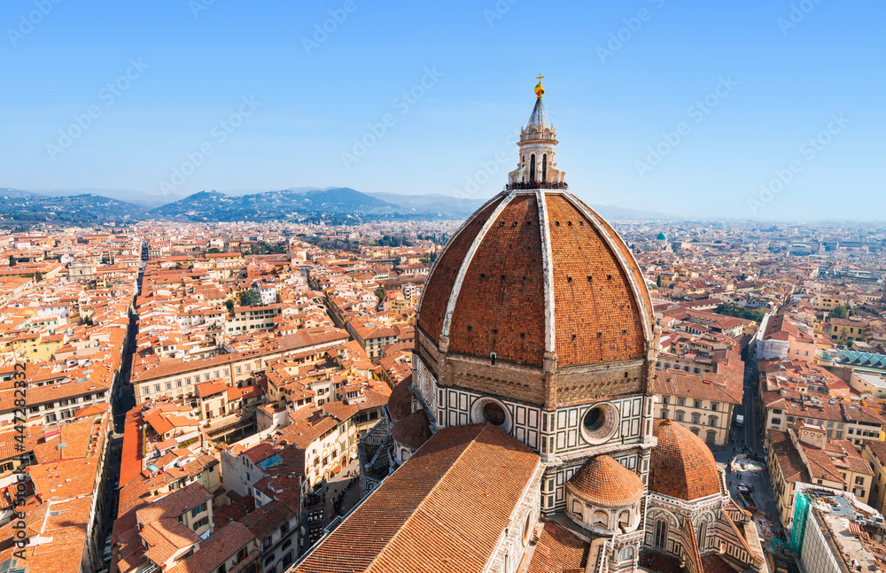 イタリア　フィレンツェ　ドゥオーモと旧市街の町並み