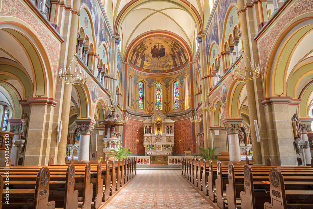 VIENNA, AUSTIRA - JUNI 18, 2021: The nave ot the  Herz Jesu church.
