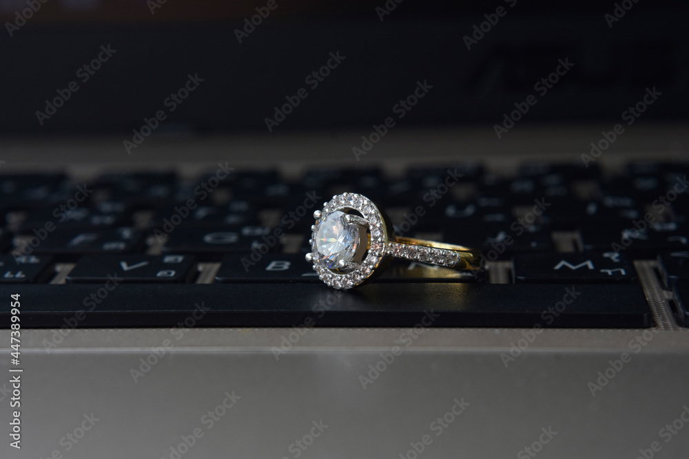 accessories A white gold ring set with diamonds accessories A white gold ring set with diamonds