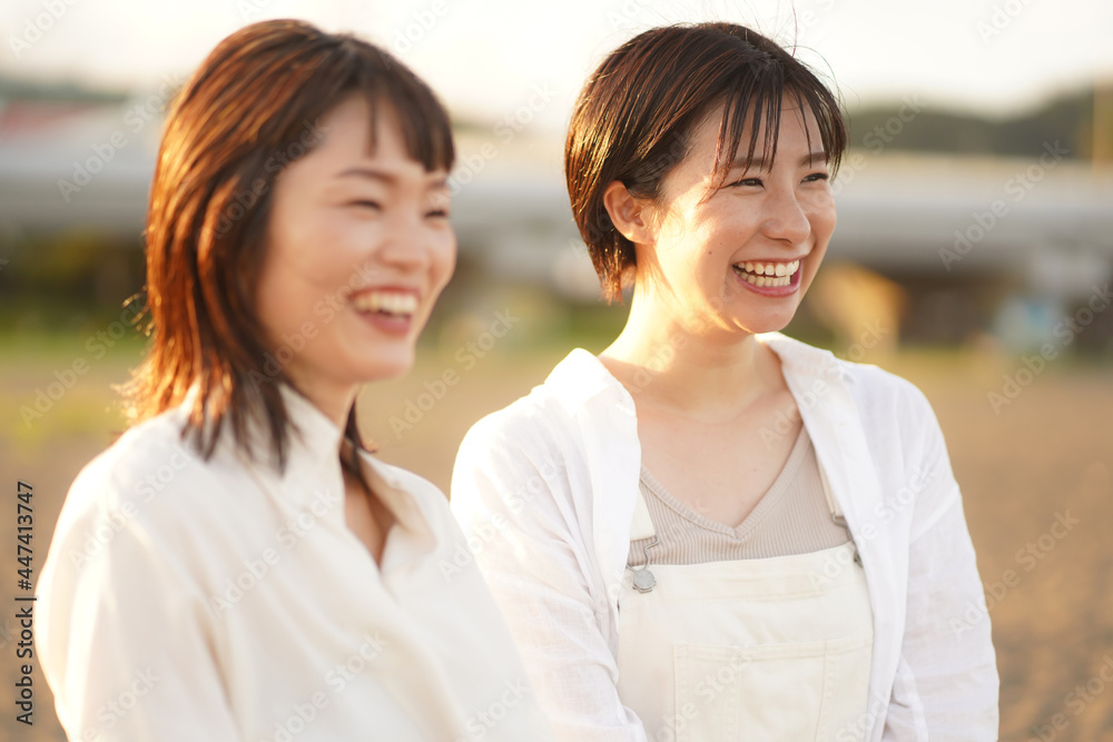 笑顔の女性 笑顔の女性