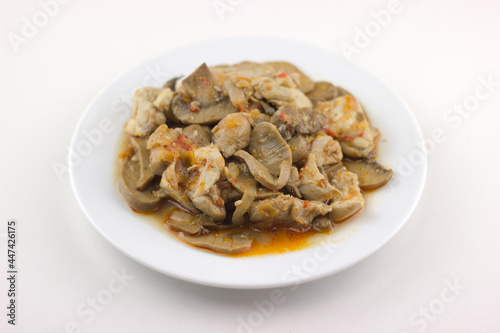 guisos_platos_carnes_pollo_champiñones_neutro / stews_plates_meats_chicken_mushrooms_neutro-