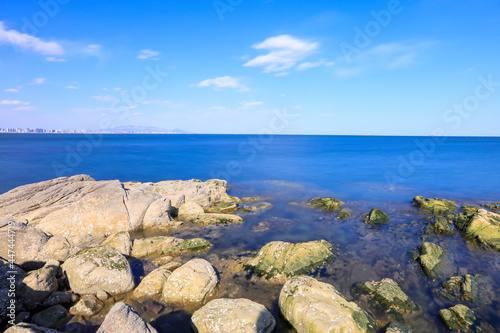 Seaside scenery, the sea under the blue sky