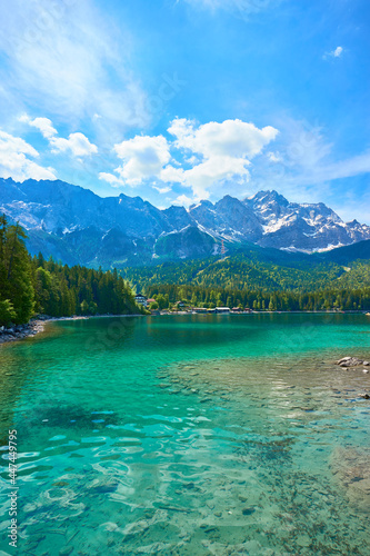 Fototapeta Naklejka Na Ścianę i Meble -  Picturesque Lake Eibsee in the Mountains of Bavaria in Germany