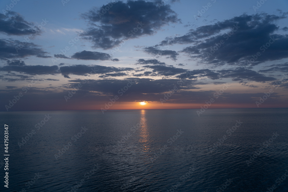magnificent sunset on the sea, sun rays