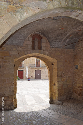 Pals: Ciudad medieval en Gerona Catalonia España  © luzimag