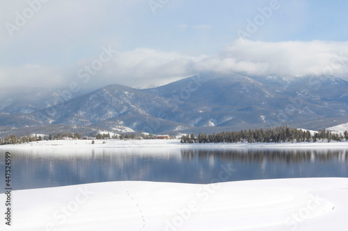 Wallpaper Mural Colorado lake in the winter Torontodigital.ca