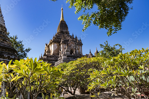 Der reichlich verzierte Gawdawpalin-Pagode ist Teil der bedeutenden Welterbestätte Bagan in Myanmar photo
