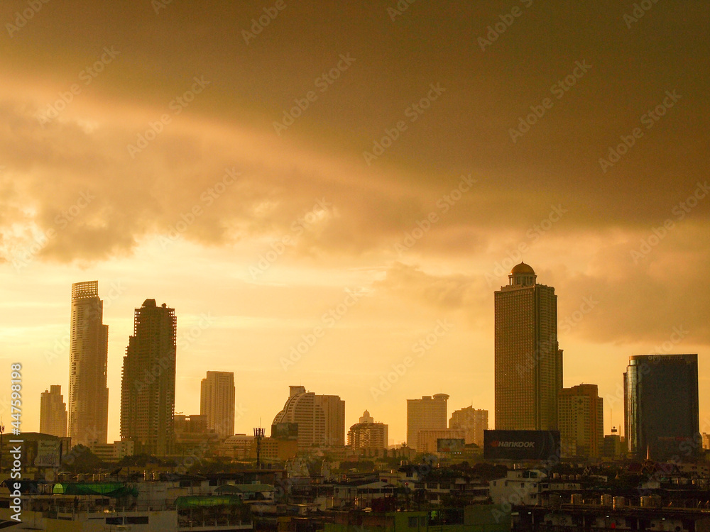 Obraz premium Bangkok Thailand Street Scenes. Traffic and Sunsets