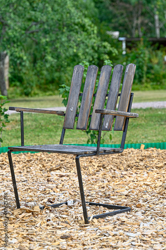 One outdoor furniture from Grythyttan with springy seat