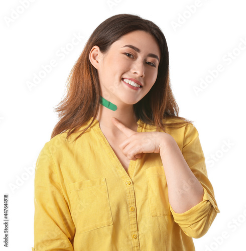 Young Asian woman with appl...