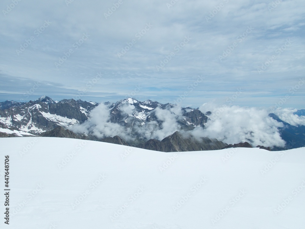 Obraz premium alpine landscape in austria summer climbing zuclerhuttl mountain