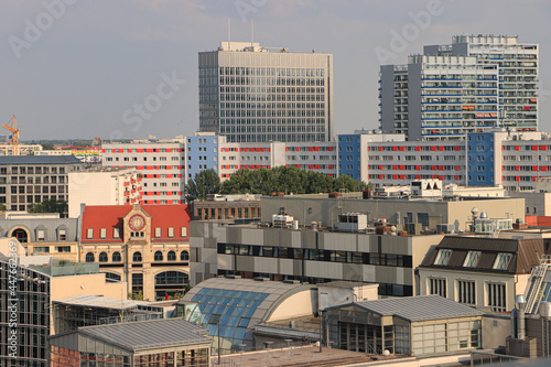 Über den Dächern von Berlin-Mitte; Blick vom Französischen Dom über den Hausvogteiplatz zum Spittelmarkt