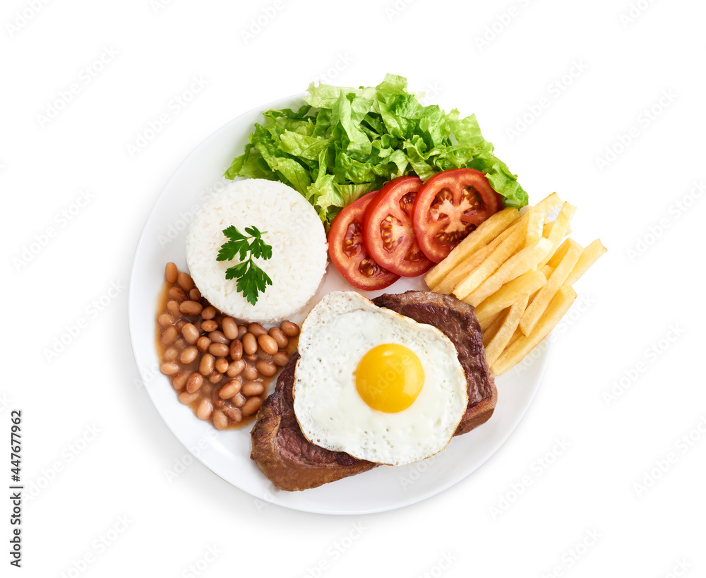 Prato executivo de contra filet com arroz, feijão, salada, batatas fritas e ovo frito, visto de cima e isolado com path Prato executivo de contra filet com arroz, feijão, salada, batatas fritas e ovo frito, visto de cima e isolado com path