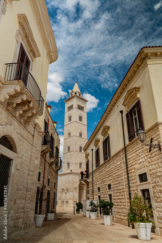 Il campanile della cattedrale di Trani