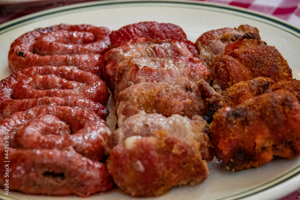 Tipiche bombette di Cisternino (involtini di carne cotti alla brace)