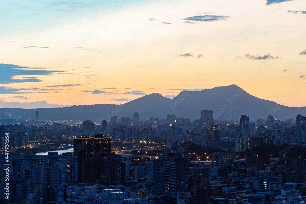 Obraz premium Sunset high angle view of the Jingmei area