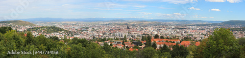 Auvergne - Massif Central - Panorama sur Clermont-Ferrand avec sa cathédrale en pierres noires de Volvic