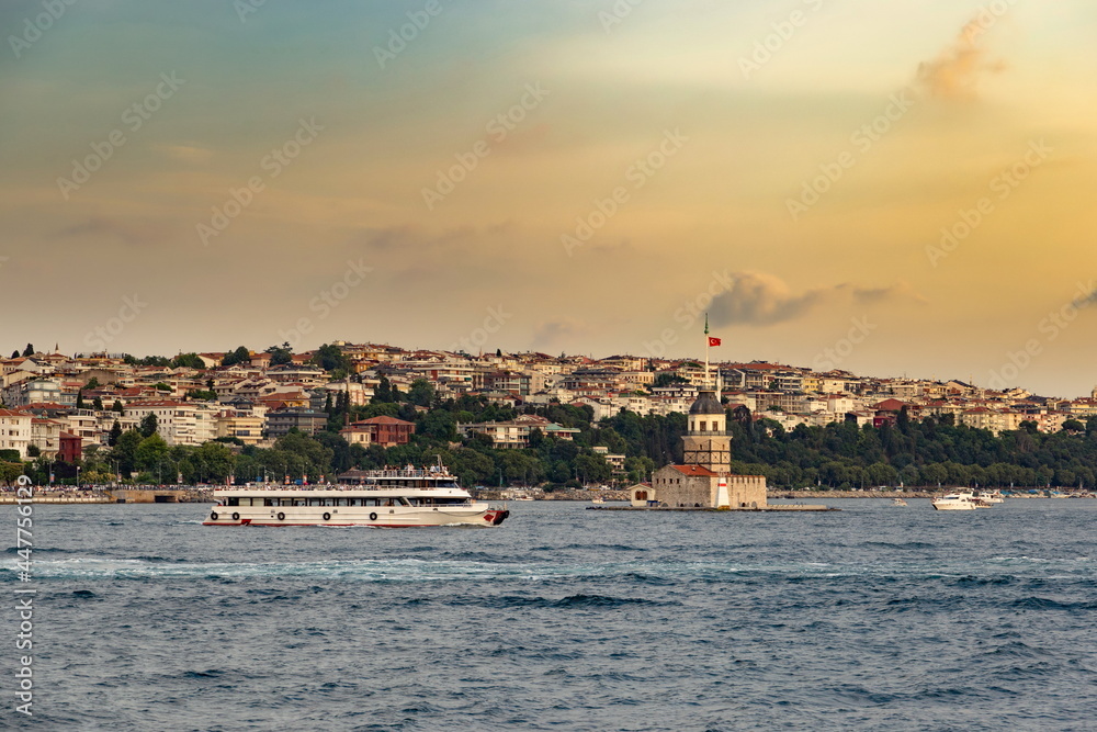 Fototapeta premium Cruise ship on a Bosphorus, Istanbul, Turkey.