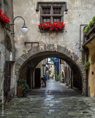 Foto The picturesque town of Bard in Aosta Valley, one of the most beautiful village