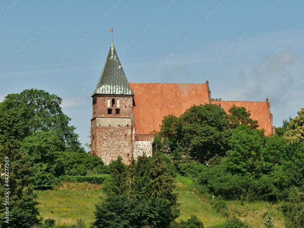Kirche von Bobbien auf Rügen