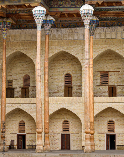 Bolo Hauz mosque photo