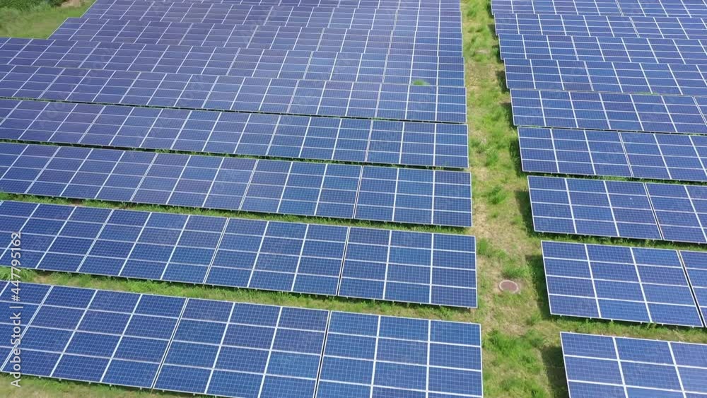 太陽光発電・太陽光パネル・ソーラーパネル・再生可能エネルギー・電気・メガソーラー・ドローン・空撮 太陽光発電・太陽光パネル・ソーラーパネル・再生可能エネルギー・電気・メガソーラー・ドローン・空撮