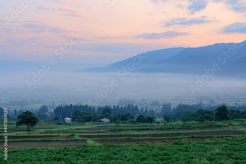 長野県・木島平村 朝霧と朝焼けの風景