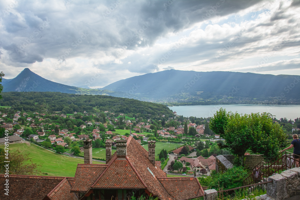 Terrasse du château de Menthon St Bernard, lac d'Annecy Terrasse du château de Menthon St Bernard, lac d'Annecy