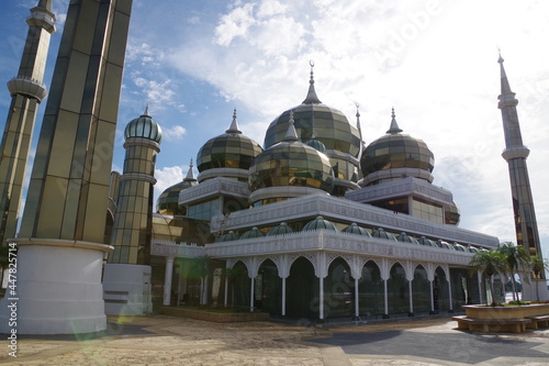 マレーシア　クアラトレンガヌのクリスタルモスク © 旅祐