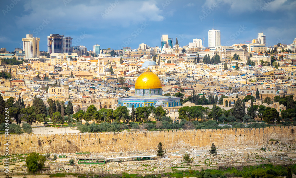 Fototapeta premium Jerusalem city seen from the Mount of Olives