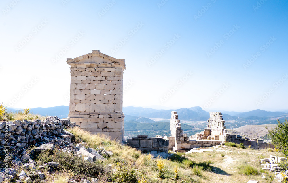 Fototapeta premium Historical buildings in the ancient city of Sagalassos. Thousands of years old ancient city of Sagalassos in Burdur. Sagalassos is the most important city of the Pisidia Region. Selective focus.