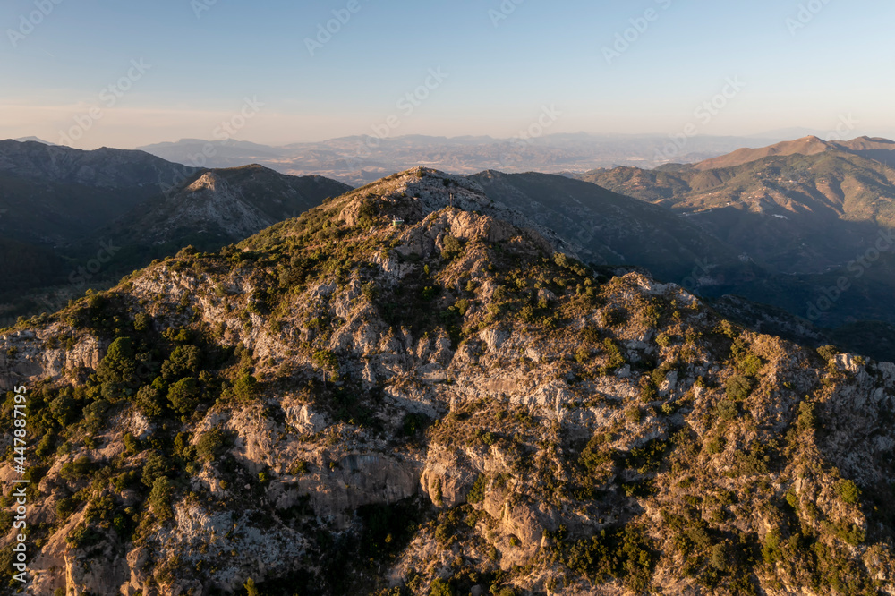 vista de la cima de tajo negro en sierra blanca, Málaga