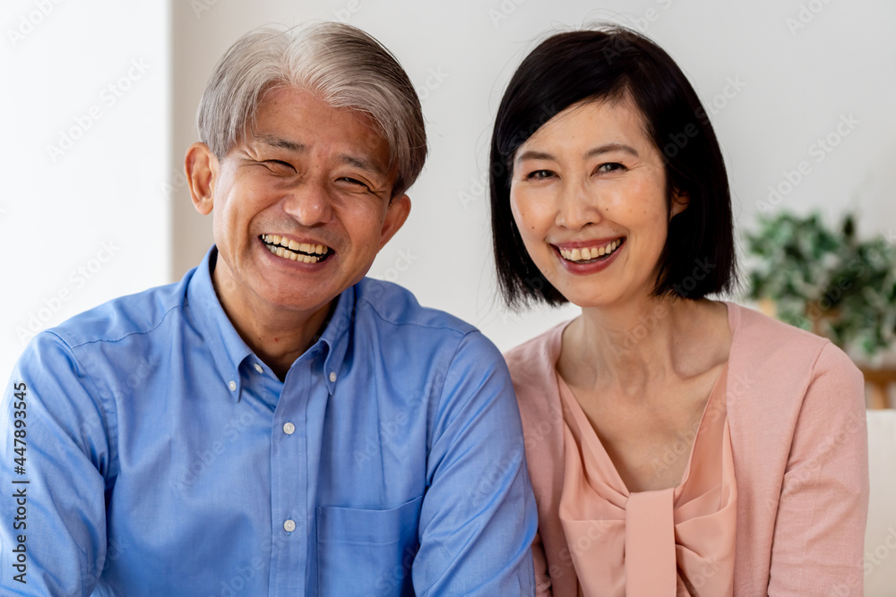 日本人　シニア夫婦　ポートレート