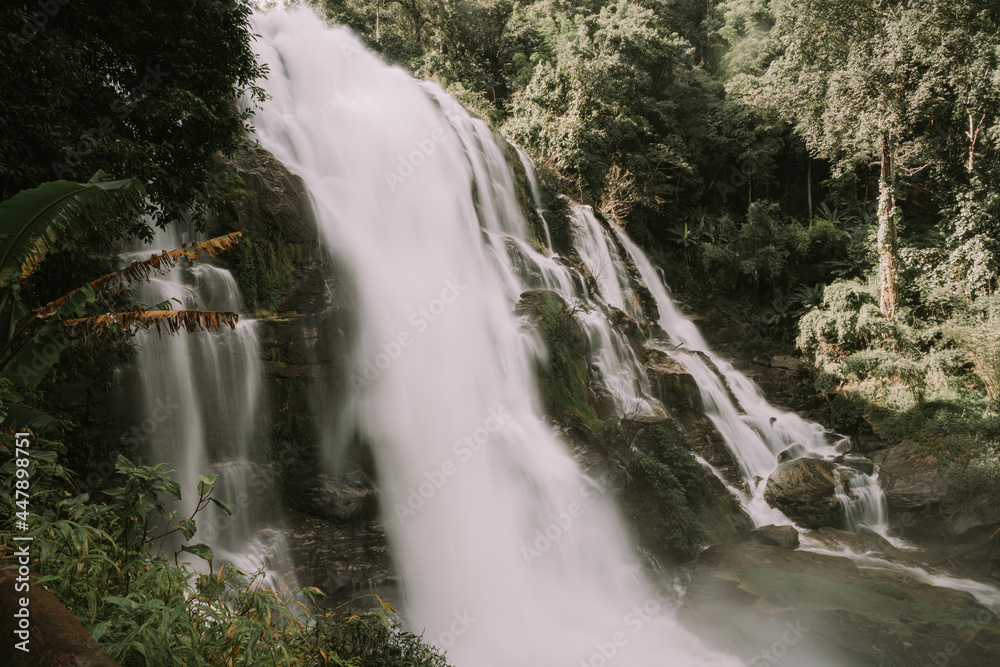 Obraz premium Landscape of wachirathan waterfall, Inthanon National Park, Thailand.