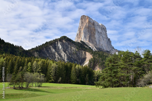 Konstfotografi Le Mont Aiguille (alt 2087 m), vu depuis les Grands Clots
