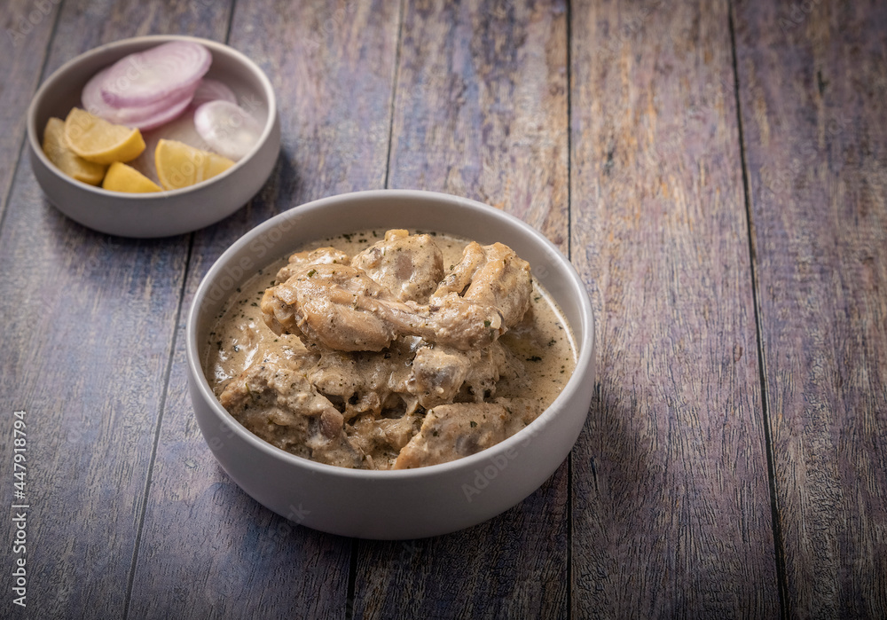 cream chicken with a thick white sauce full of cream cream chicken with a thick white sauce full of cream