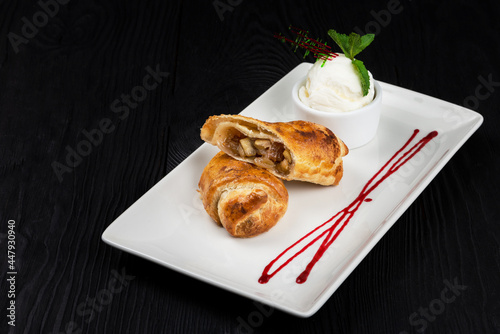 Apple strudel with vanilla ...