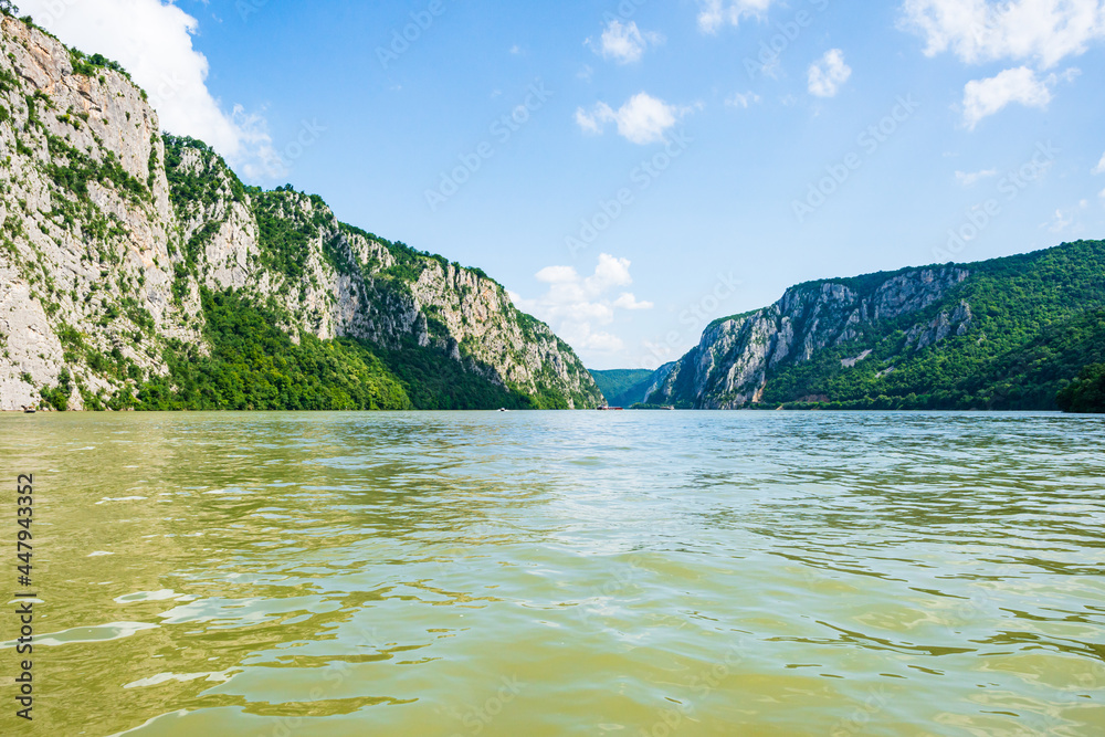 Rumänisch-serbisches Donautal nahe Eselnita