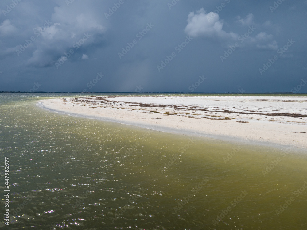 Obraz premium Anclote Key is an island off the Gulf Coast of the U.S. state of Florida, the largest island in the Anclote Keys, located near Tarpon Springs.