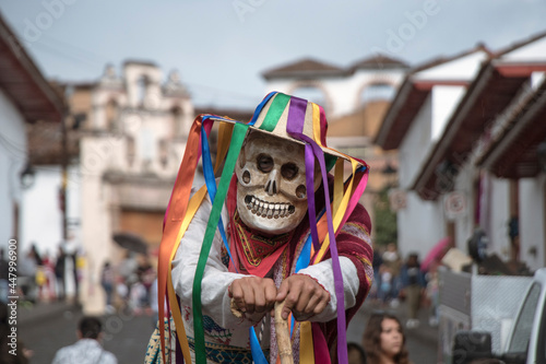 traditional costume for the night of the dead in mexico