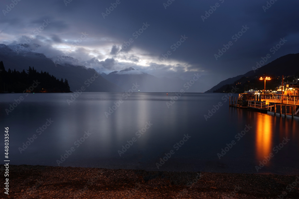 Fototapeta premium Sunset in Queenstown. New Zealand.
