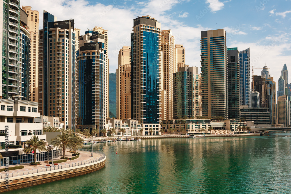 Naklejka premium Dubai Marina skyscrapers and port in Dubai, United Arab Emirates