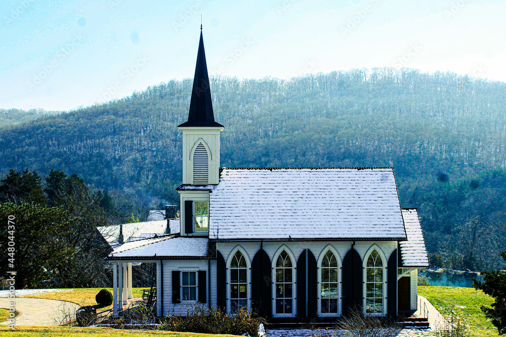 Fotografie church in the mountains
