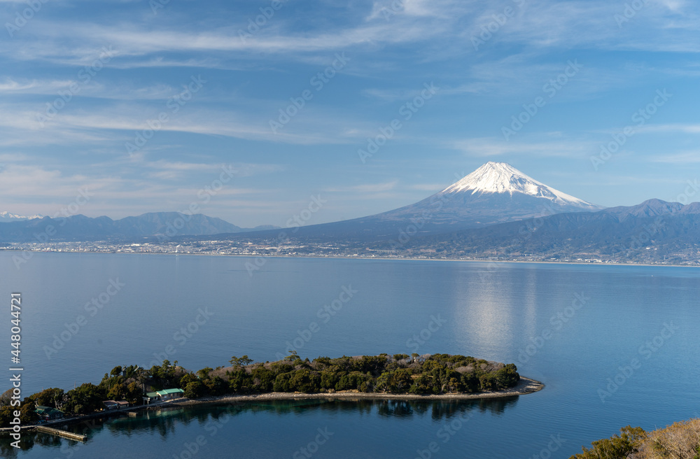 大瀬崎から望む富士山　少々リフレクション