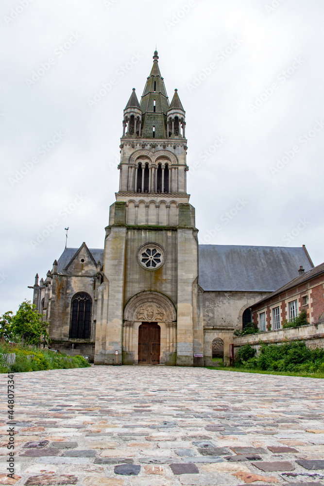 Bresles. Eglise Saint-Gervais et Saint-Prothais vue de face. Oise. Picardie. Hauts-de-France