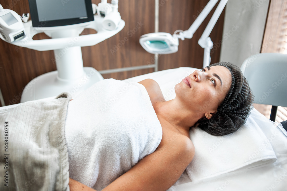 Anti-cellulite therapy for women in a beauty salon. Skin care Anti-cellulite therapy for women in a beauty salon. Skin care