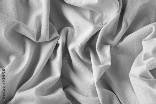 皺くちゃの布の背景（モノクロ）