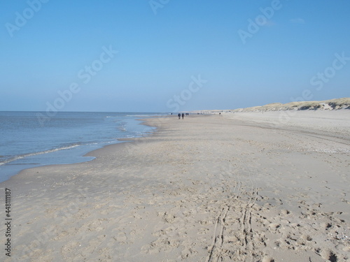 Endlos weiter Strand in Nordholland, Niederlande Endless expanse on the beach of North Holland, the Netherlands